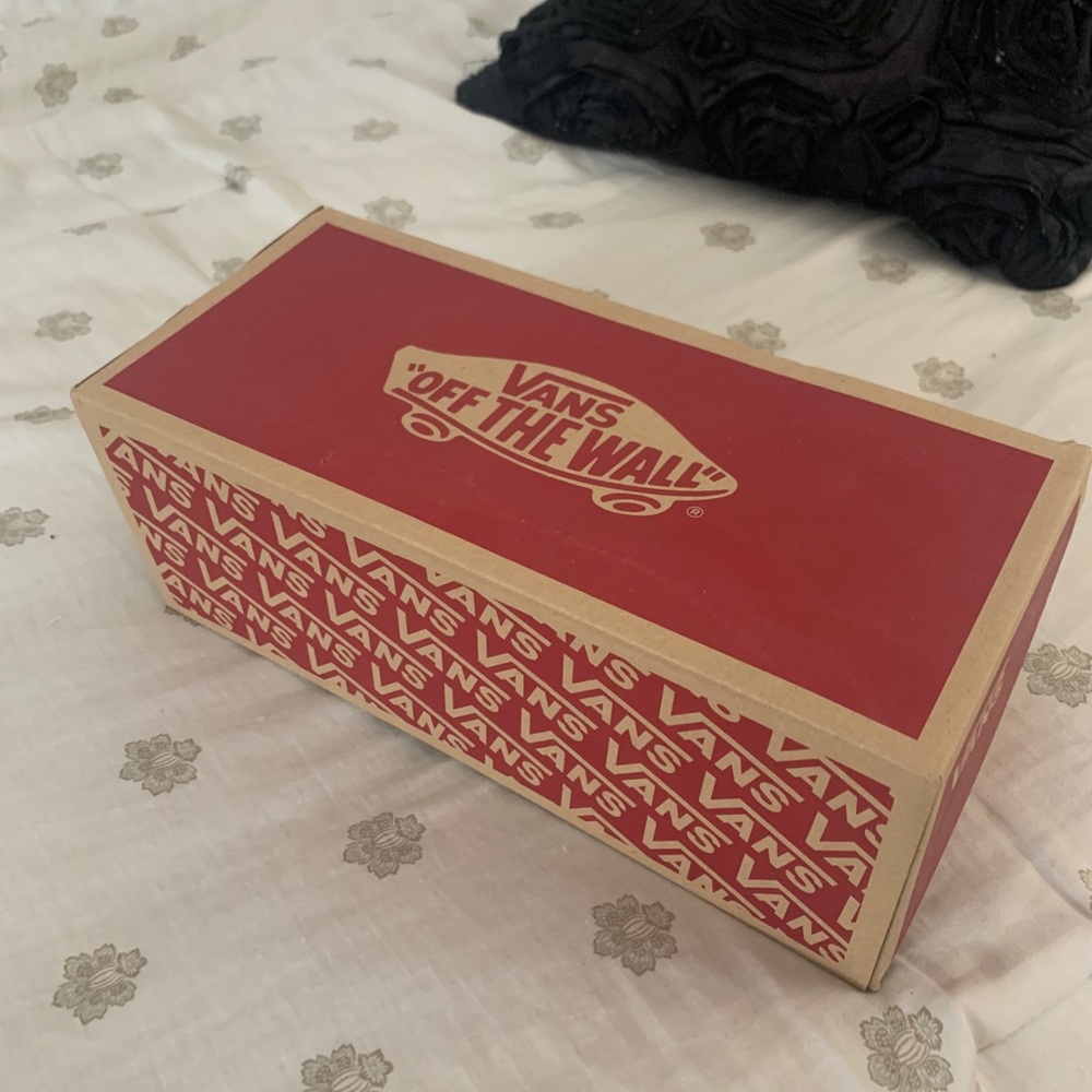 Vans shoebox and wrapping paper